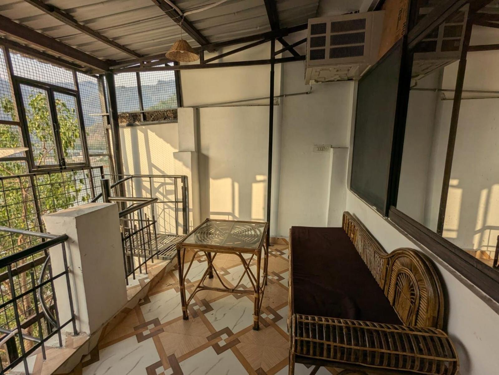 Yes Retreat Rishikesh Hotel Ngoại thất bức ảnh